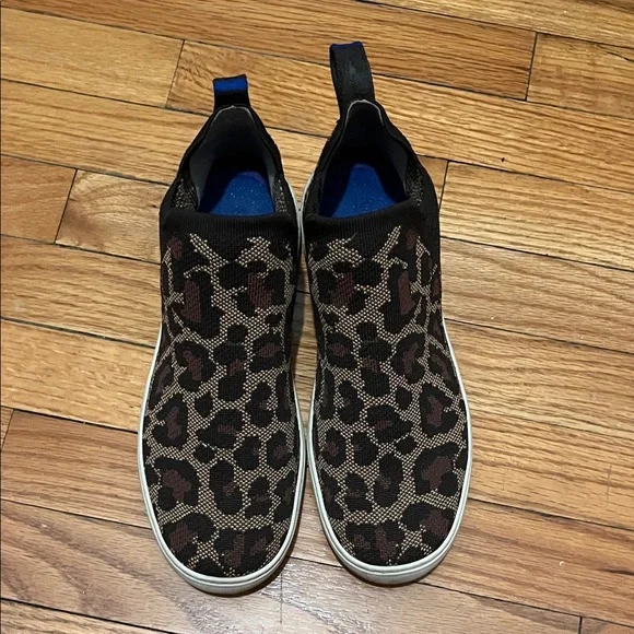 ROTHY'S The Chelsea Wildcat
High Top Sneakers Leopard Print Slip-On Sneakers - Picture 8 of 10